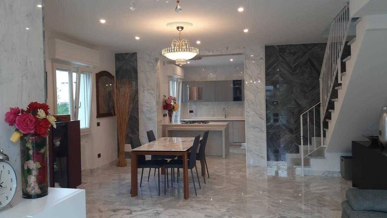 casa indipendente in vendita a Camaiore