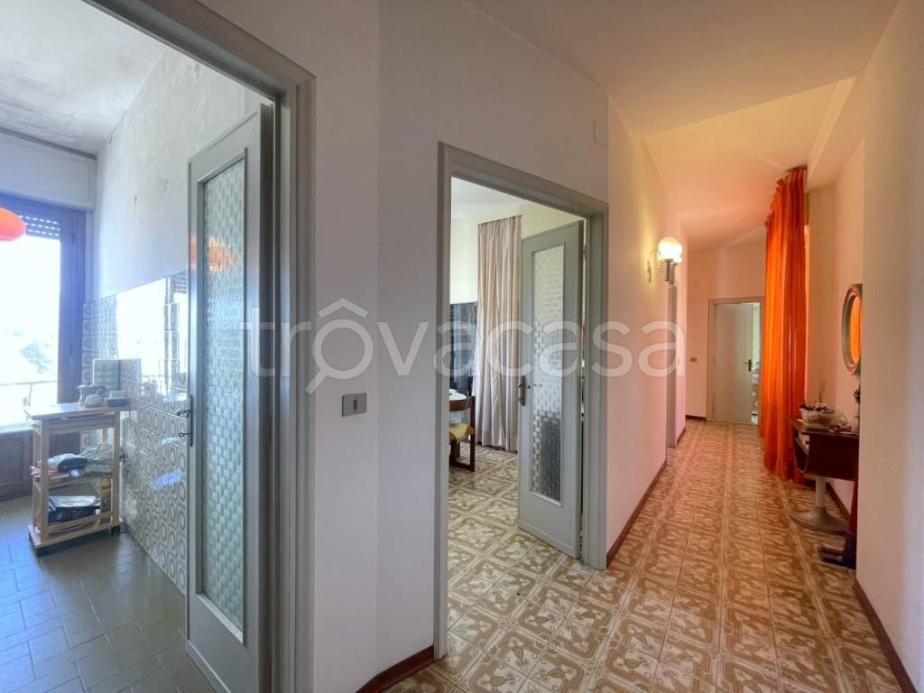 appartamento in vendita a Camaiore in zona Lido di Camaiore