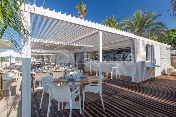 negozio in vendita a Camaiore in zona Lido di Camaiore