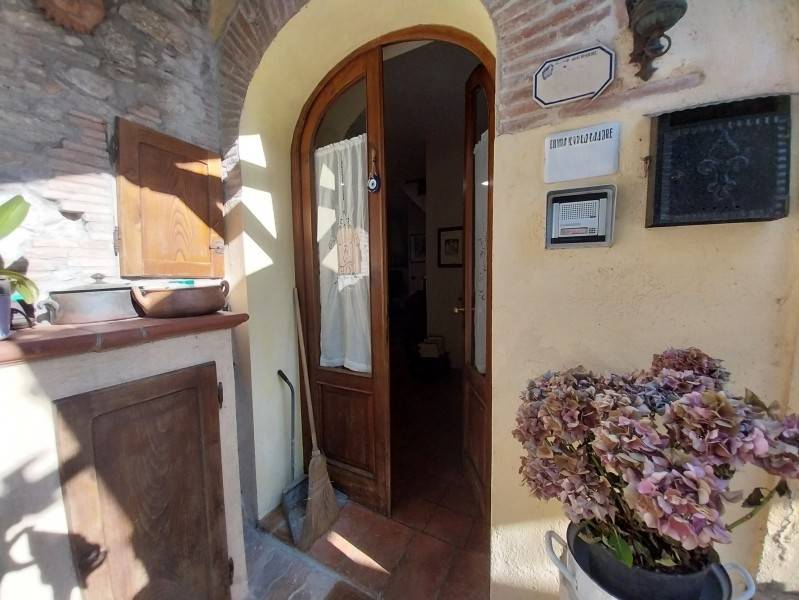 casa indipendente in vendita a Camaiore in zona Nocchi