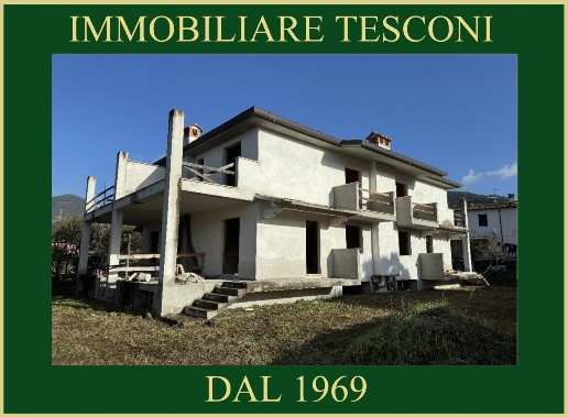 casa indipendente in vendita a Camaiore in zona Capezzano Pianore