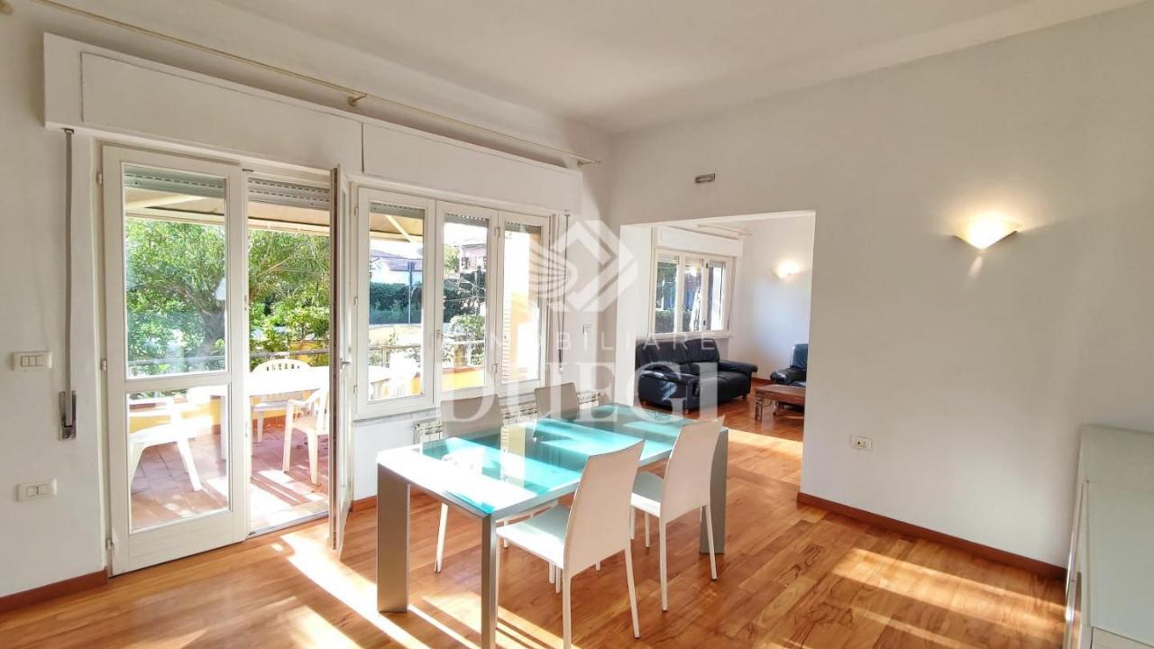 casa indipendente in vendita a Camaiore in zona Lido di Camaiore