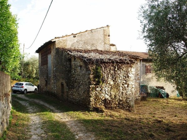 casa indipendente in vendita a Camaiore in zona Pieve di Camaiore