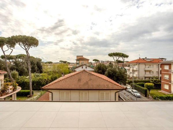 appartamento in vendita a Camaiore in zona Lido di Camaiore