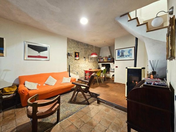 casa indipendente in vendita a Camaiore in zona Nocchi