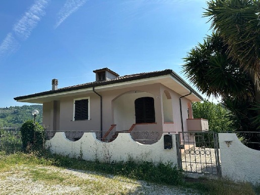 casa indipendente in vendita a Camaiore in zona Nocchi