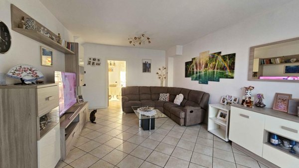 casa indipendente in vendita a Camaiore in zona Capezzano Pianore