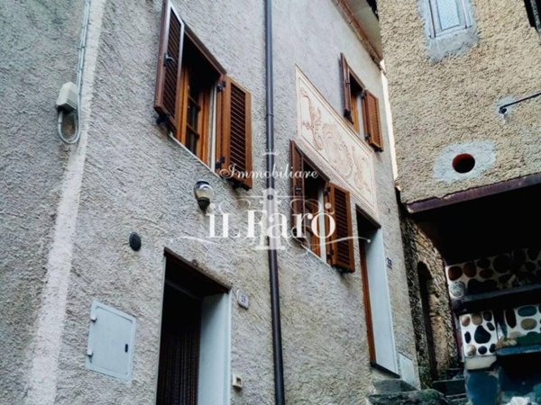 casa indipendente in vendita a Camaiore in zona Casoli