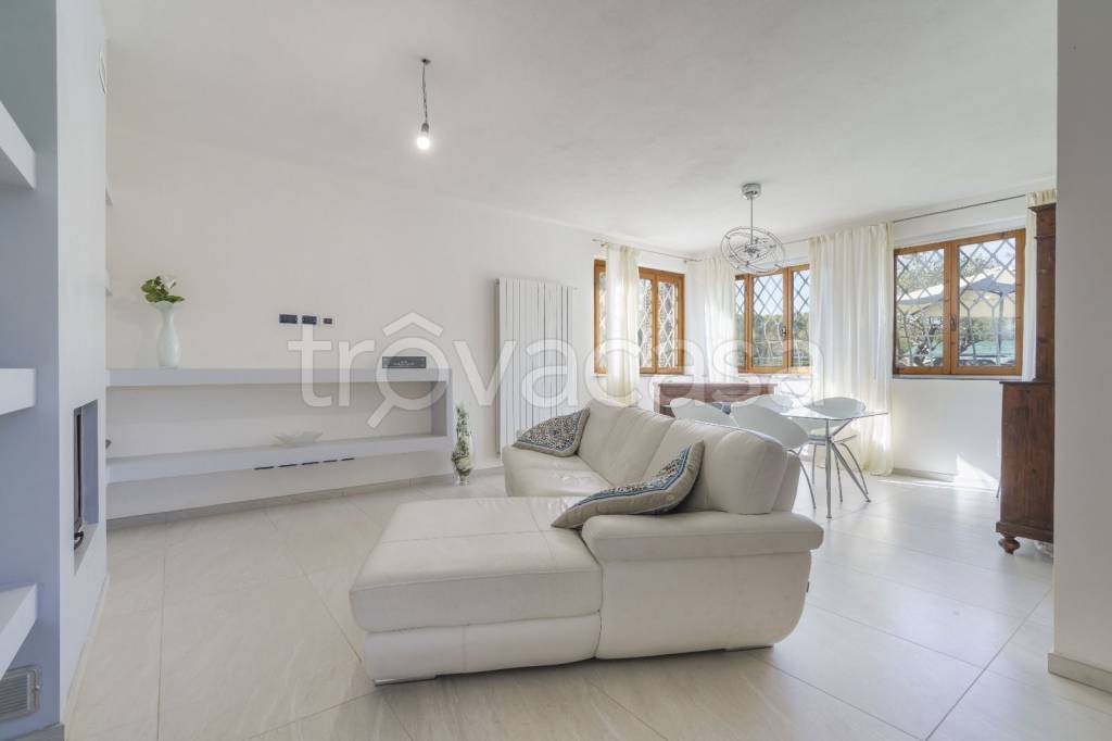 casa indipendente in vendita a Camaiore in zona Lido di Camaiore