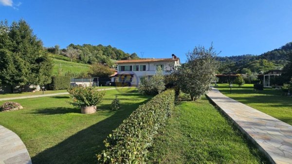 casa indipendente in vendita a Camaiore