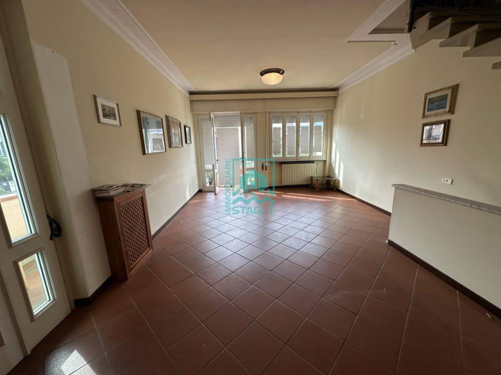 casa indipendente in vendita a Camaiore in zona Lido di Camaiore