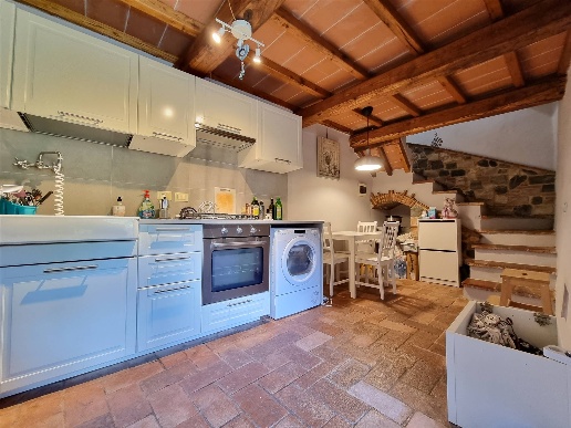 casale in vendita a Camaiore