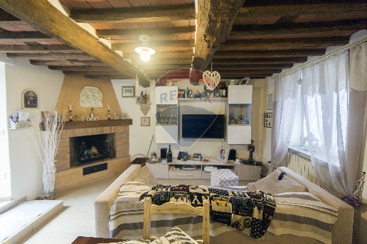 casa indipendente in vendita a Camaiore in zona Capezzano Pianore