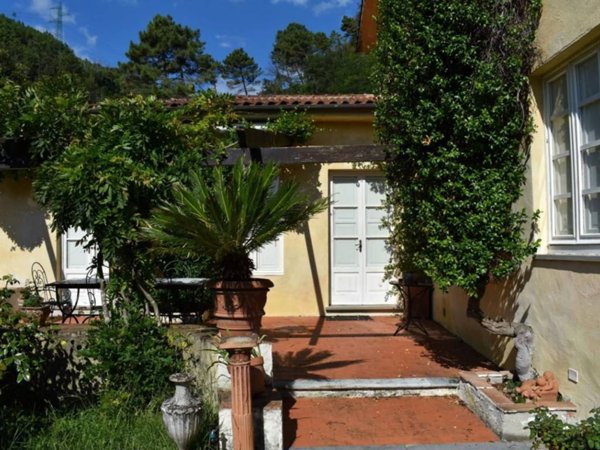 casa indipendente in vendita a Camaiore
