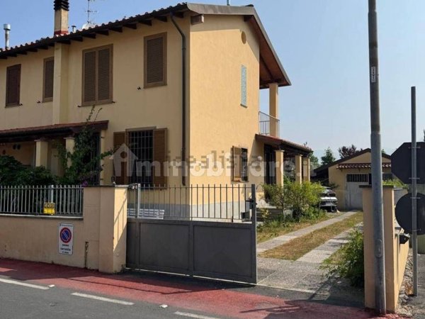 casa indipendente in vendita a Camaiore in zona Lido di Camaiore