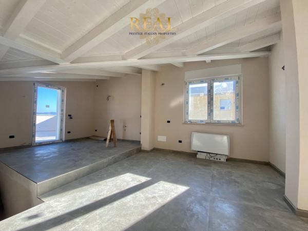 appartamento in vendita a Camaiore in zona Lido di Camaiore