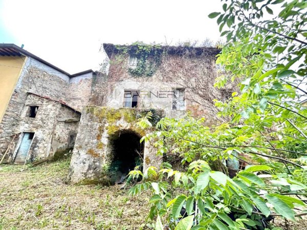 casa indipendente in vendita a Camaiore in zona Lido di Camaiore