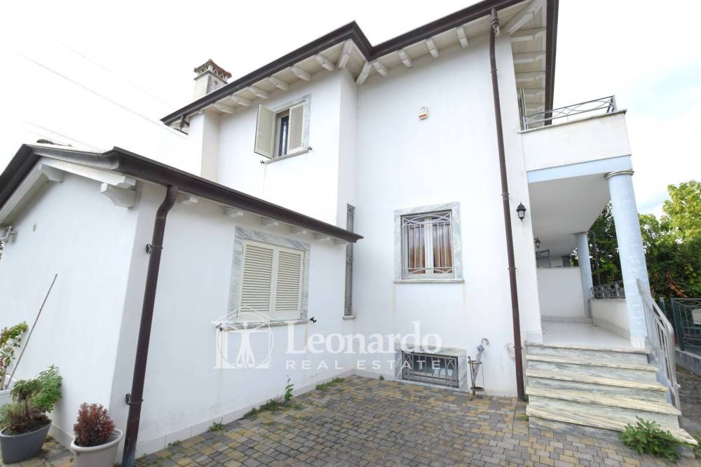 casa indipendente in vendita a Camaiore in zona Capezzano Pianore