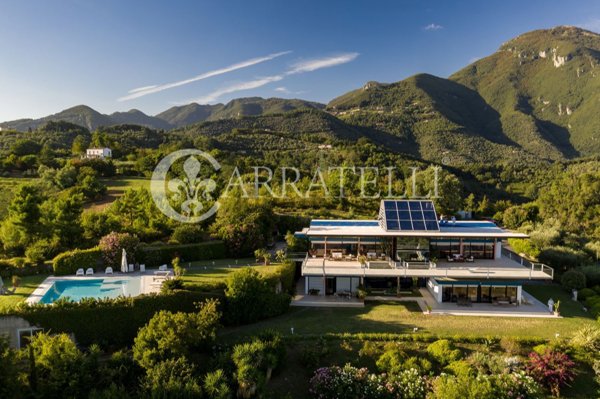 casa indipendente in vendita a Camaiore