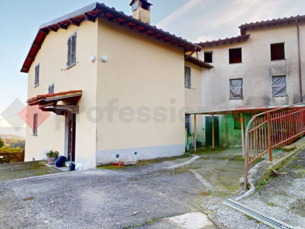 casa indipendente in vendita a Camaiore