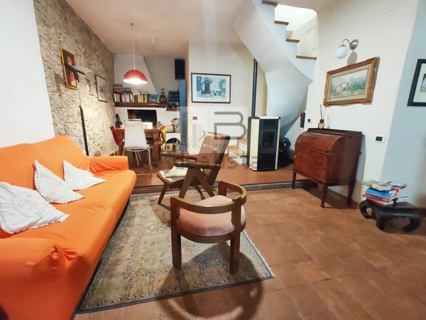 casale in vendita a Camaiore in zona Nocchi