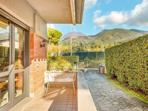 casa indipendente in vendita a Camaiore