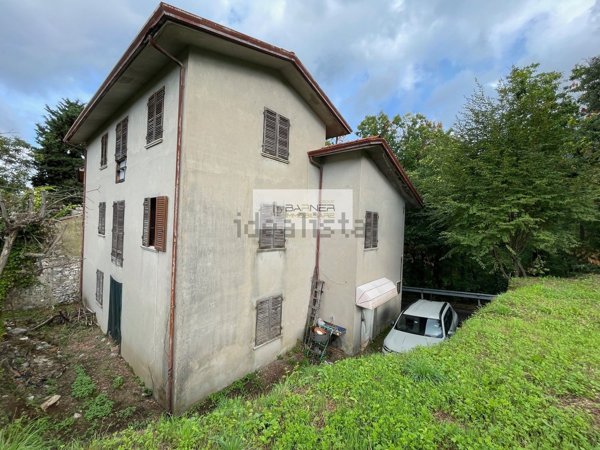 casa indipendente in vendita a Camaiore