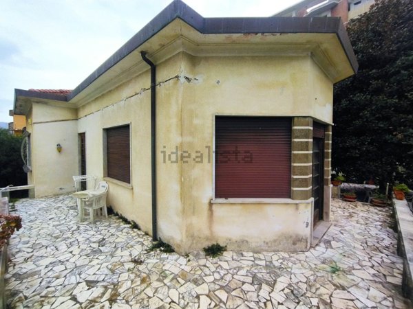 casa indipendente in vendita a Camaiore in zona Lido di Camaiore