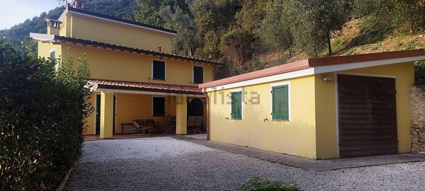 casa indipendente in vendita a Camaiore