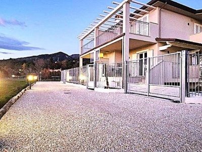casa indipendente in vendita a Camaiore in zona Capezzano Pianore