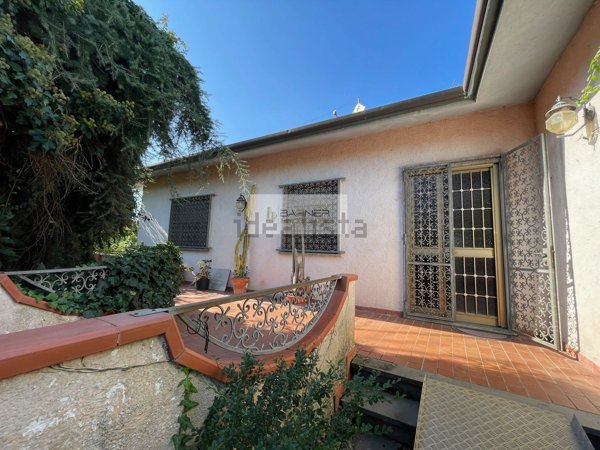 casa indipendente in vendita a Camaiore in zona Capezzano Pianore