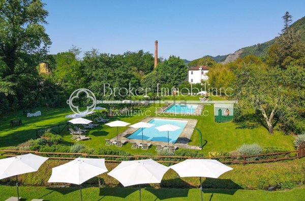 casa indipendente in vendita a Camaiore