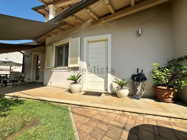 casa indipendente in vendita a Camaiore in zona Capezzano Pianore