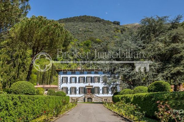 villa in vendita a Camaiore