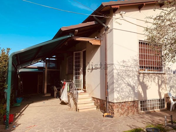 casa indipendente in vendita a Camaiore in zona Lido di Camaiore