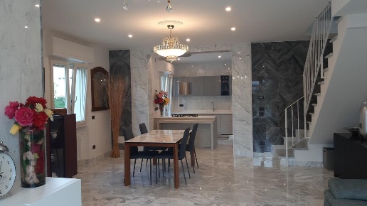 casa indipendente in vendita a Camaiore in zona Lido di Camaiore