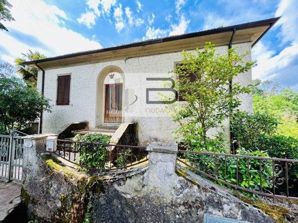 casa indipendente in vendita a Camaiore in zona Lido di Camaiore