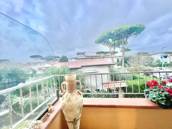 appartamento in vendita a Camaiore in zona Lido di Camaiore