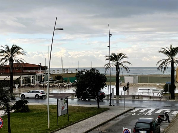 appartamento in vendita a Camaiore in zona Lido di Camaiore