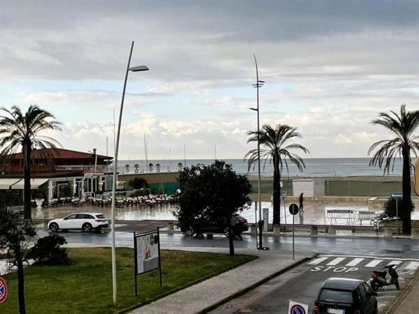 appartamento in vendita a Camaiore in zona Lido di Camaiore