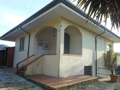 casa indipendente in vendita a Camaiore