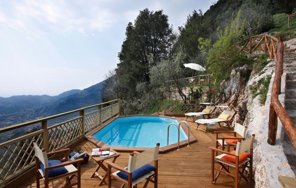 casale in vendita a Camaiore