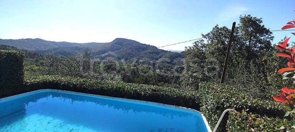 casa indipendente in vendita a Camaiore in zona Orbicciano