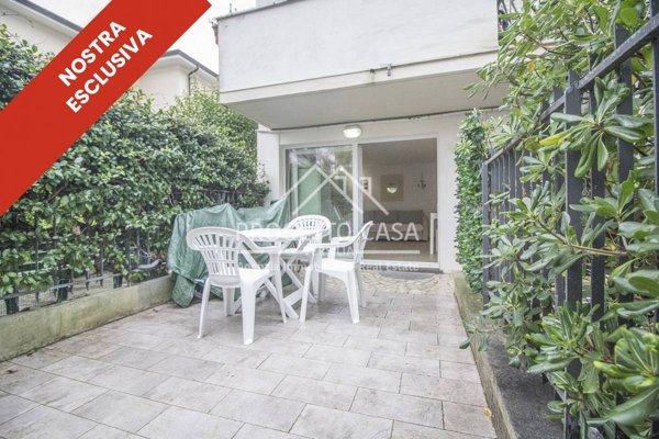 appartamento in vendita a Camaiore in zona Lido di Camaiore