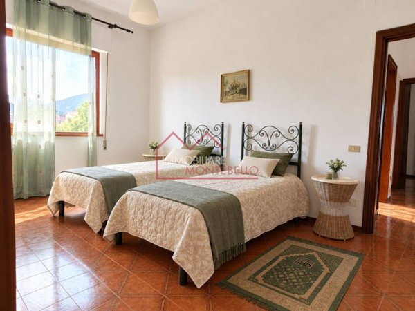 casa indipendente in vendita a Camaiore