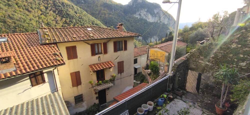 casa indipendente in vendita a Camaiore