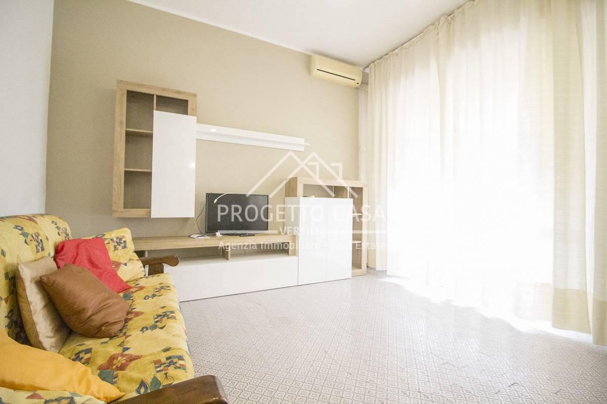casa indipendente in vendita a Camaiore in zona Lido di Camaiore