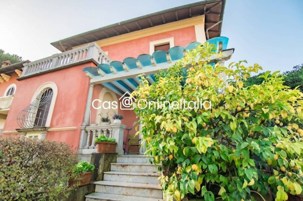 casa indipendente in vendita a Camaiore in zona Lido di Camaiore