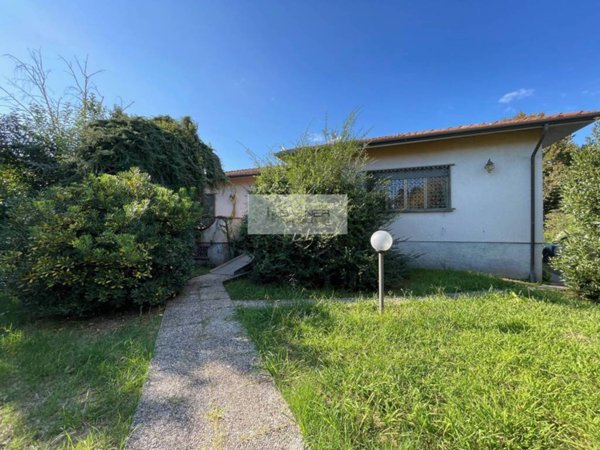 casa indipendente in vendita a Camaiore in zona Capezzano Pianore