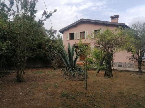 casa indipendente in vendita a Camaiore